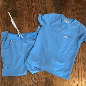 Figs capri blue scrub set size small